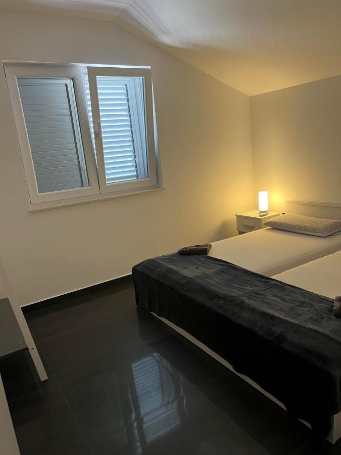 Apartment Vodice - Lovric Экстерьер фото