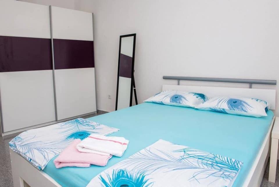 Apartment Vodice - Lovric Экстерьер фото
