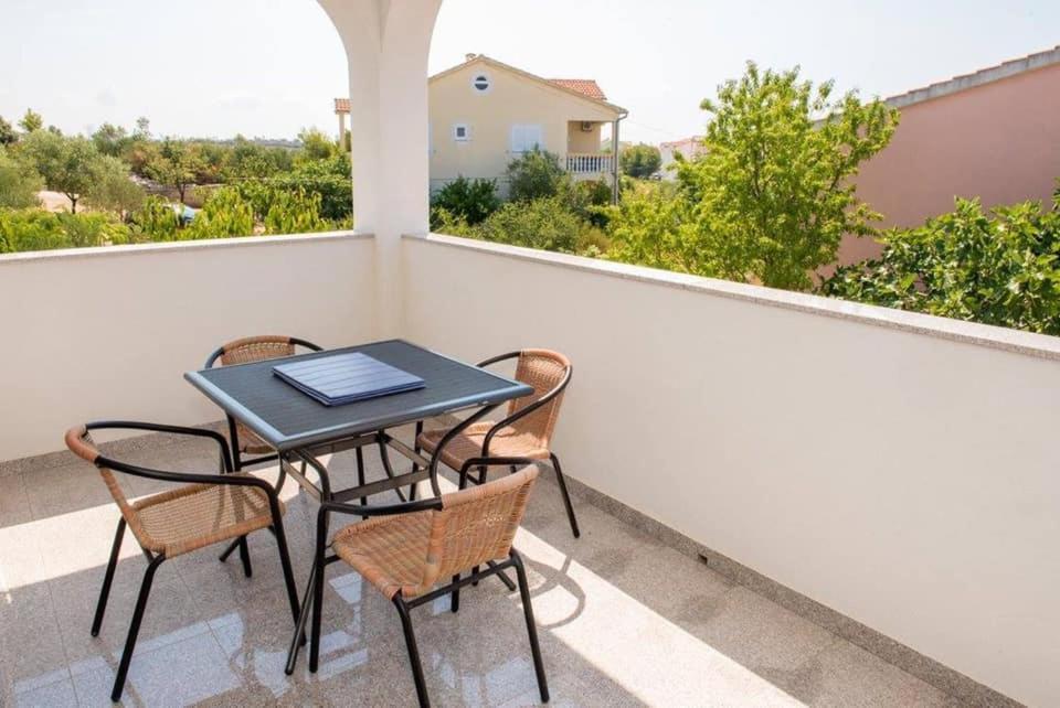 Apartment Vodice - Lovric Экстерьер фото