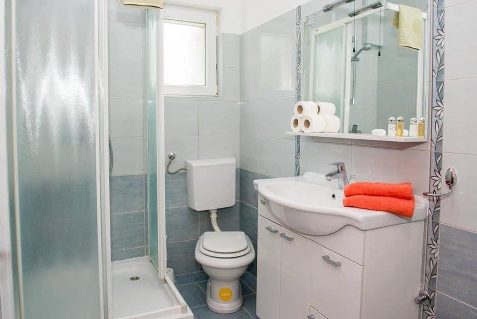 Apartment Vodice - Lovric Экстерьер фото