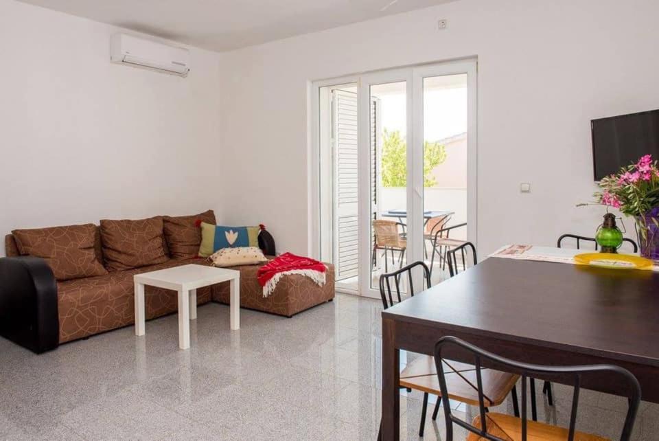 Apartment Vodice - Lovric Экстерьер фото