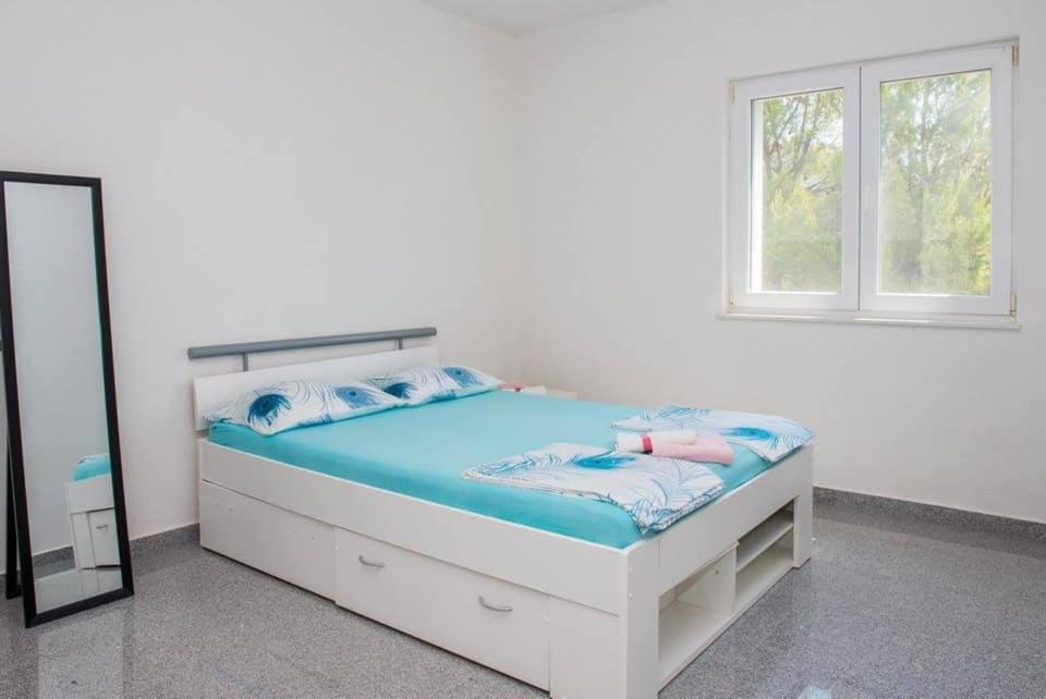 Apartment Vodice - Lovric Экстерьер фото