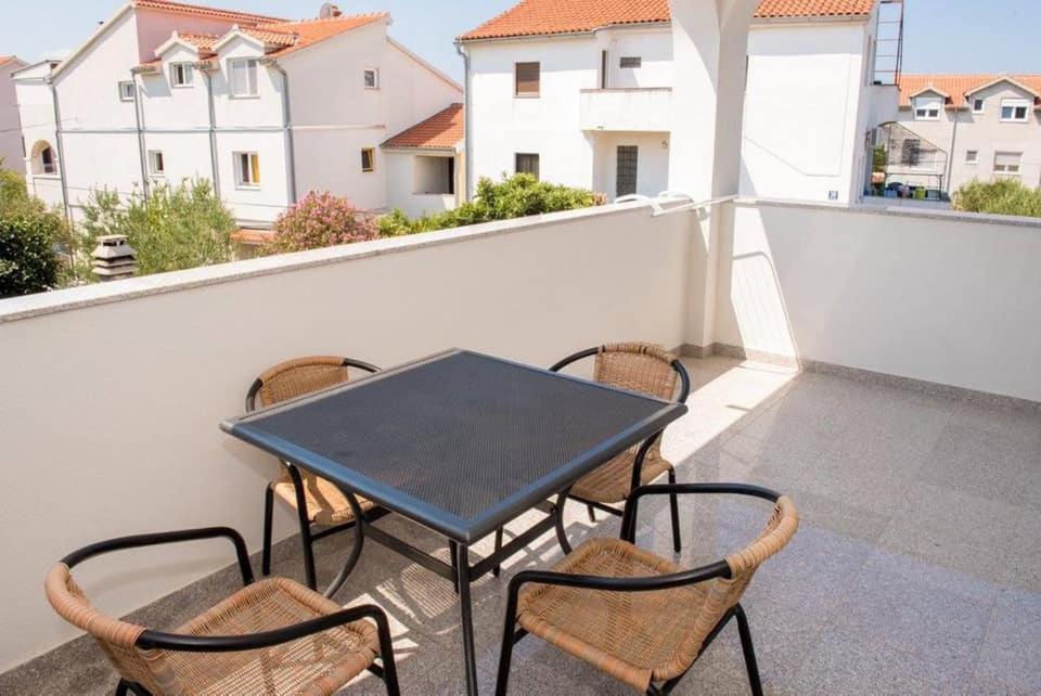 Apartment Vodice - Lovric Экстерьер фото